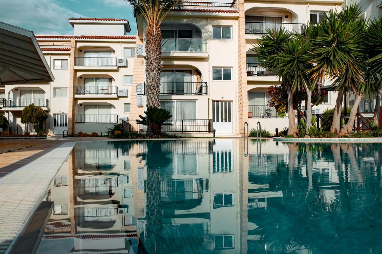 Fantastic 4 Cyprus First Line Beachfront Boghaz Exterior photo