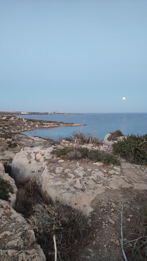 Fantastic 4 Cyprus First Line Beachfront Boghaz Exterior photo